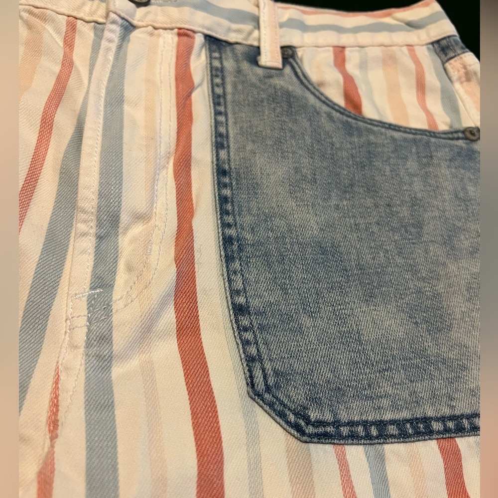American Eagle woman’s Striped Jean Shorts - Picture 6 of 8